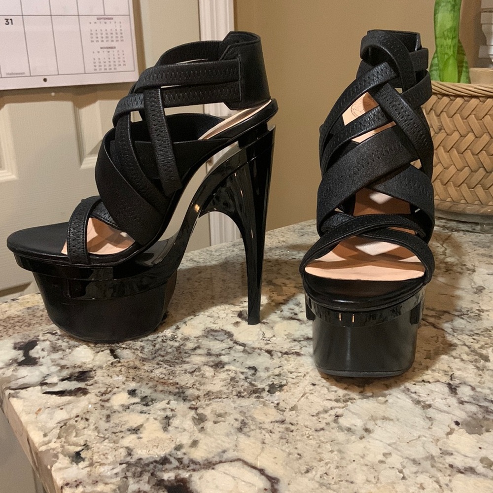 Versace platform heels 35.5